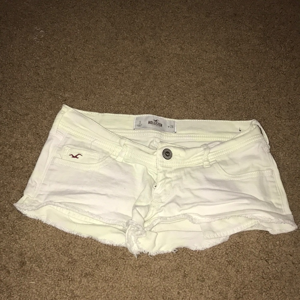 Light yellow hollister jean shorts